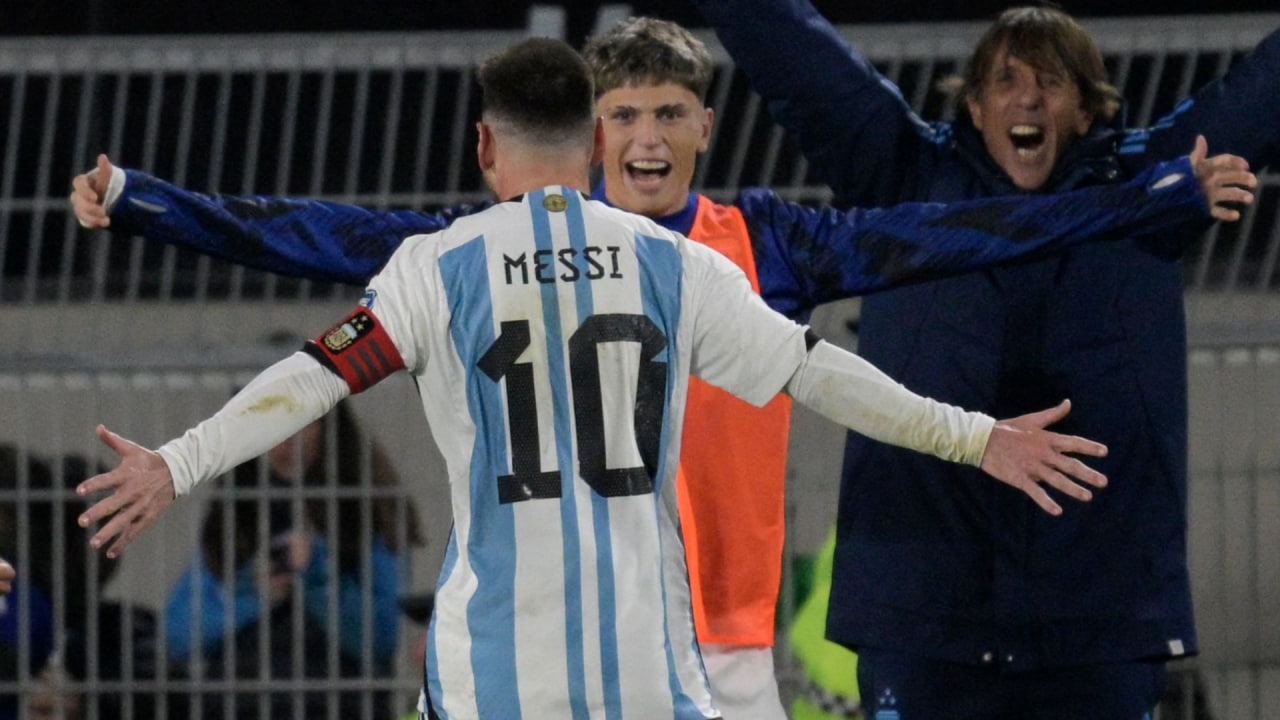 لیونل مسی و آلخاندرو گارناچو در تیم ملی آرژانتین 