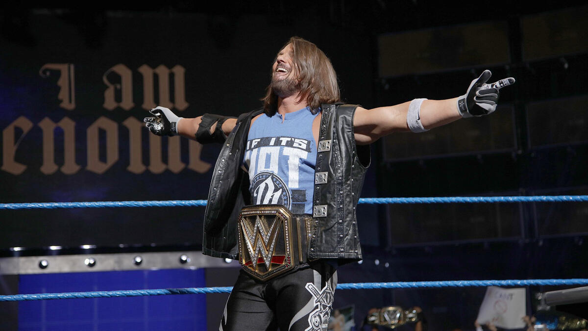 ای جی استایلز، ستاره اسمکدان با کمربند WWE