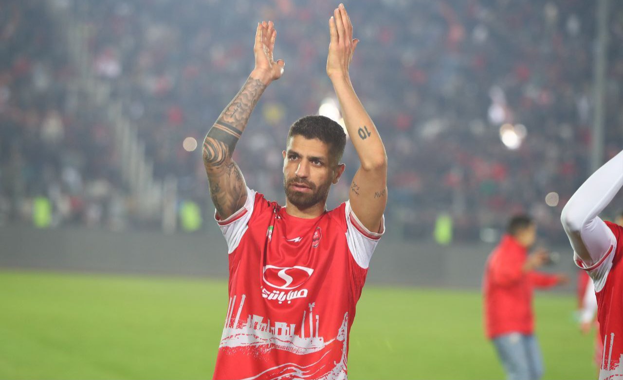 عکس از میلاد سرلک هافبک پرسپولیس