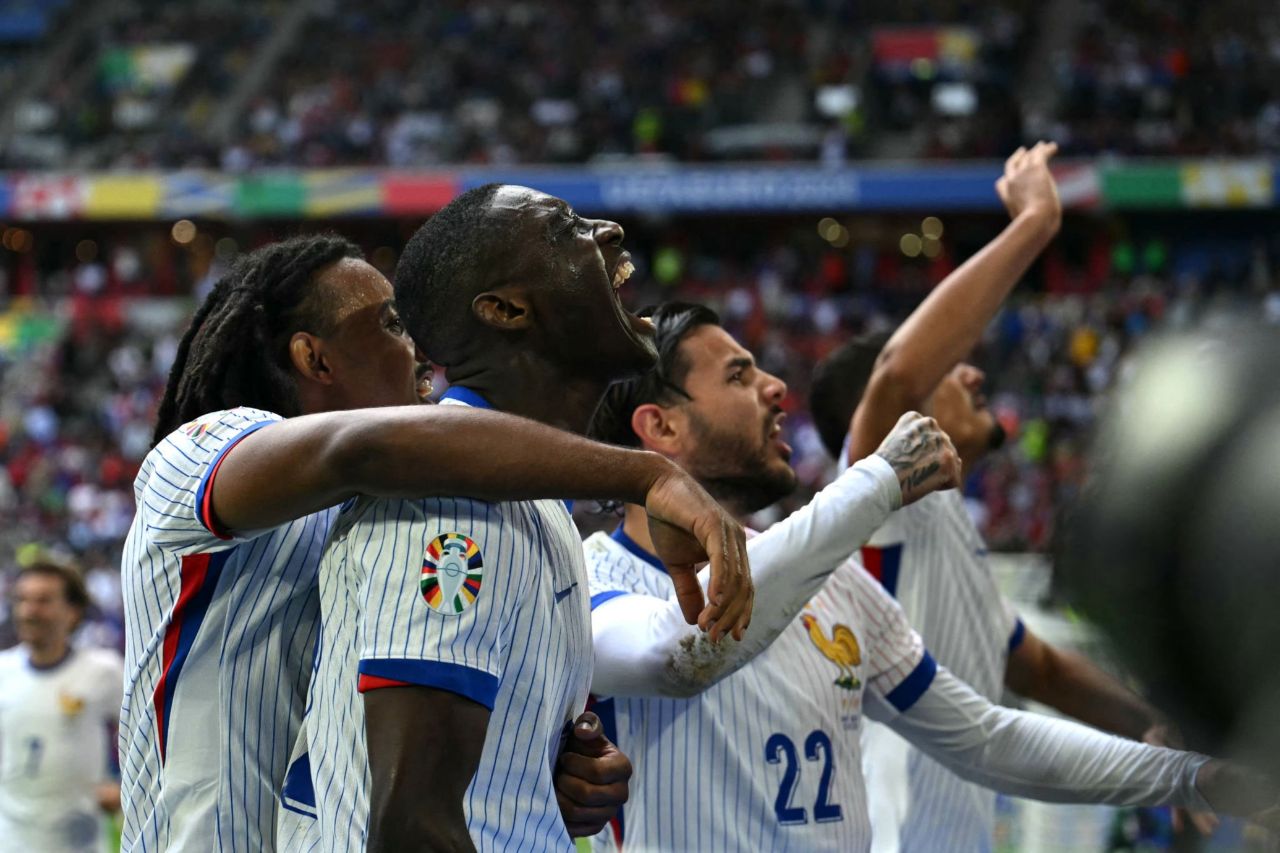 خوشحالی بازیکنان فرانسه از گلزنی به بلژیک در یک هشتم نهایی یورو ۲۰۲۴