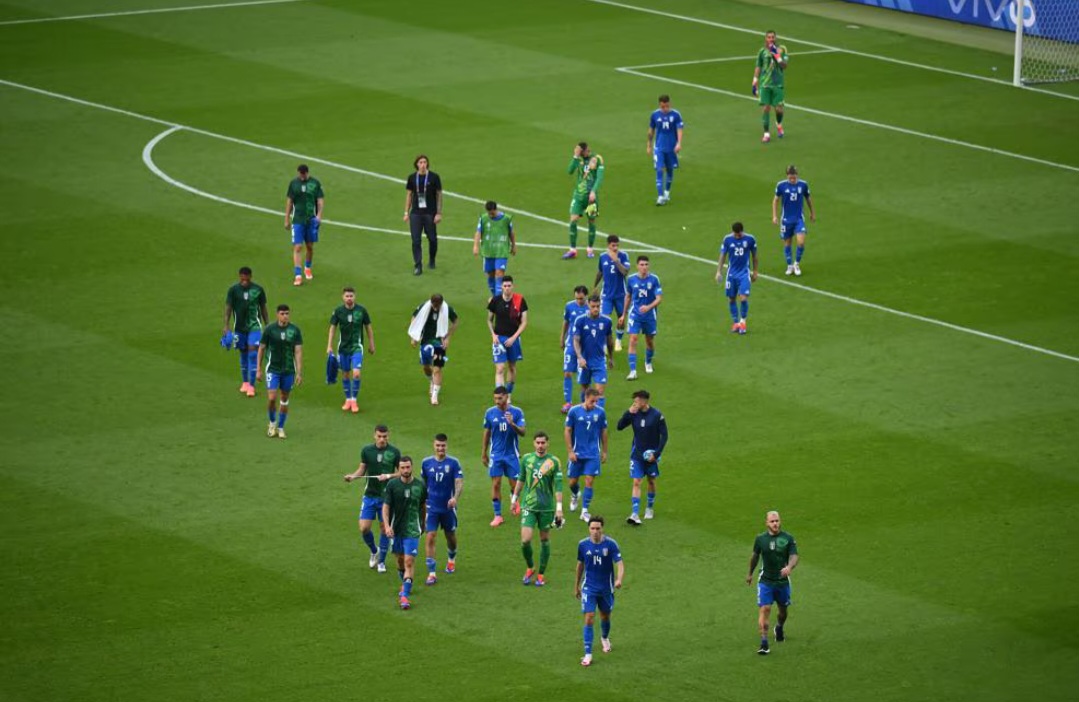 ناراحتی بازیکنان ایتالیا پس از شکست برابر سوئیس در یک هشتم نهایی یورو ۲۰۲۴