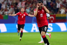 شادی گل بازیکنان گرجستان پس از برد این کشور مقابل پرتغال در یورو ۲۰۲۴