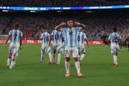شادی گل لائوتارو مارتینز در بازی مقابل پرو