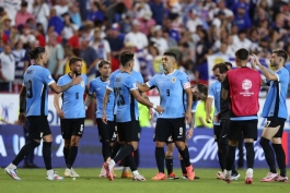 خوشحالی پس از گل بازیکنان اروگوئه پس از شکست آمریکا در کوپا آمریکا ۲۰۲۴ 