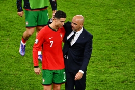روبرتو مارتینز و کریستیانو رونالدو پس از شکست پرتغال مقابل فرانسه و حذف از یورو 2024