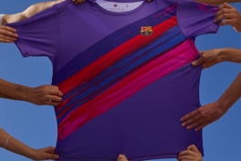پیراهن مخصوص بارسلونا 