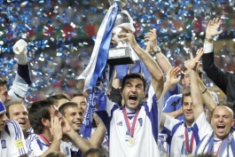 قهرمانی یونان در جام ملت های اروپا با برتری 1-0 مقابل پرتغال (2004/7/4)