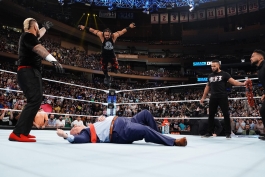 پال هیمن توسط اعضای جدید بلادلاین به رهبری سولو سیکوا در اسمکدان WWE مورد حمله قرار گرفت