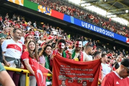 رونمایی از خوشمزه‌ترین کری خوانی جهان در بازی پرتغال و ترکیه / عکس
