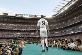 مراسم معارفه کریستیانو رونالدو در رئال مادرید با 75 هزار تماشاگر به باشکوه‌ترین مراسم معارفه تاریخ تبدیل شد