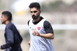 امید عالیشاه در تمرینات باشگاه پرسپولیس در حال دویدن