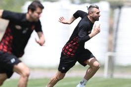سردار دورسون مهاجم پرسپولیس در تمرینات 