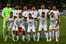 بازیکنان تیم ملی ایران پیش از بازی با تیم ملی ازبکستان