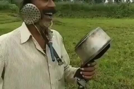 عالی میخونه لامصب عجب صدایی داره به قیافش نمیخوره :)
