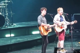 اجرای زنده Shawn Mendez & ed Sheeran 