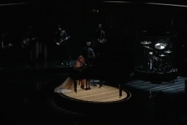 اجرای آهنگ All Too Well از Taylor Swift در مراسم گرمی 2014