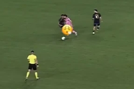 ⚽️🔻 یکم تکنیک ناب لئو مسی رو ببینید و ازش لذت ببرین ⚽️🔻