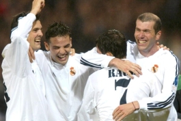 Santiago SOLARI, Fernando MORIENTES, RAUL, Zinedine ZIDANE 2002