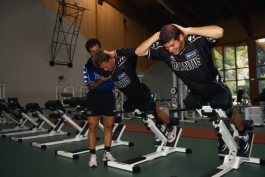 French soccer players Didier Deschamps and Zinedine Zidane in the gym during a training session for Juventus Turin, season 1996-1997.