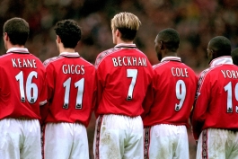 Manchester United's defensive wall, against Wimbledon in October 1998 Roy Keane, Ryan Giggs, Beckham, Andy Cole and Dwight Yorke. Some team