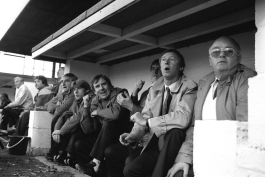 November 1986 Ferguson and coaching staff watch Man Utd crash to a 2-0 defeat at Oxford United - Fergie almost lost his job because of this result