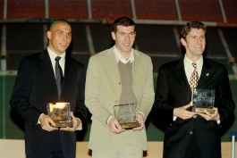 Soccer players Ronaldo of Brazil, Zinedine Zidane of France and Davor Suker of Croatia with their 1998 FIFA awards.