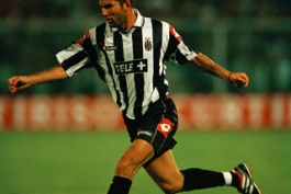 Zinedine Zidane playing for Juventus Turin. 2000