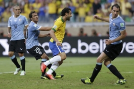 جام کنفدراسیون ها؛ برزیل 2 - 1 اروگوئه؛ برزیل باز هم فینالیست شد