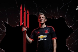 والپیپر:  Bastian-Schweinsteiger-Manchester-United-2015-16-Adidas-Third-Kit-Wallpapers