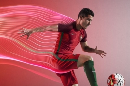 رونمایی از پیراهن تیم ملی پرتغال برای یورو ۲۰۱۶