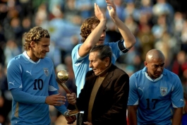 اسطوره فوتبال اروگوئه از دنیا رفت