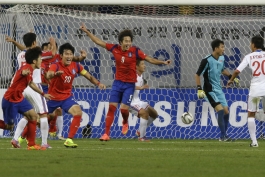 عکس روز: قهرمانی تیم ملی فوتبال کره جنوبی در بازی های آسیایی 