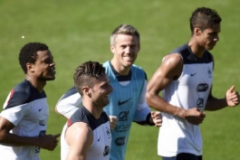 میکائیل لاندرو: فرانسه در یورو 2016 خواهد درخشید