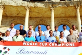تمجید قهرمانان جام جهانی 1990 از قیصر به مناسبت تولد او
