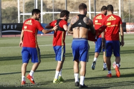 گزارش تصویری؛ اولین جلسه تمرین تیم ملی اسپانیا با جولن لوپتگی