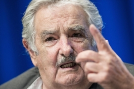 رئیس جمهور اروگوئه: فیفا یک گروه از حرام زاده های پیر است!