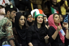 حذف والیبال ایران از لیگ جهانی / نتيجه احتمالي راه ندادن بانوان به ورزشگاه!