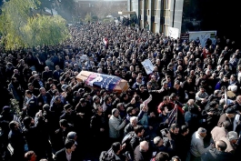 حضور مسوولان و پیشکسوتان پرسپولیس در آخرین بدرقه مرتضی احمدی