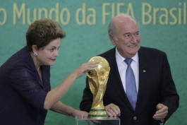 سپ بلاتر: برزیل آماده میزبانی جام جهانی است؛ ژروم والکه: جای هیچ نگرانی نیست