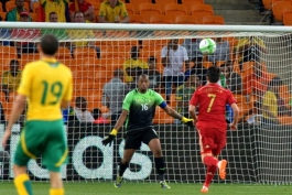 گل و خلاصه بازی آفریقای جنوبی 1 – 0 اسپانیا