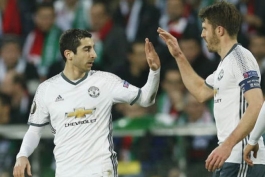 carrick and mkhitaryan - Manchester Untied - منچستر یونایتد