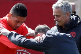 Jose Mourinho - Manhcester Untited - Chris Smalling - منچستر یونایتد