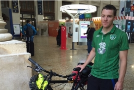 سفر یک ایرلندی با دوچرخه در سرتاسر فرانسه برای دیدن بازی های کشورش