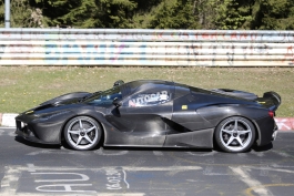 la ferrariدر پيست تست