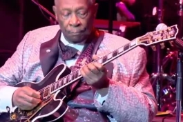 (BB King-Rock Me Baby(Live At Royal Albert Hall (عشاق بی بی کینگ،این رو از دست ندید...)