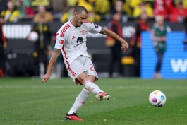 لئوناردو بونوچی در بازی دورتموند و اونیون برلین در بوندسلیگا؛ فصل 24-2023