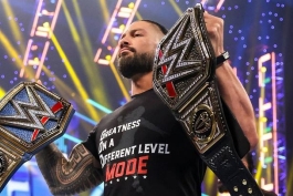 رومن رینز، قهرمان سابق کمربند آندیسپیوتد WWE