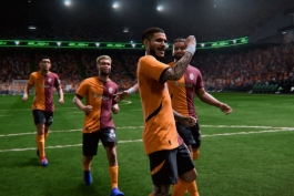 خوشحالی تیم گالاتاسارای در بازی EA Sports FC 25