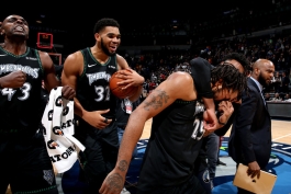 مینسوتا تیمبرولوز - یوتا جاز - target center - بسکتبال NBA