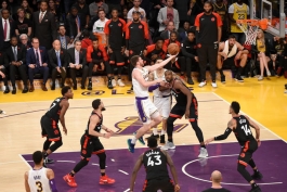 تورنتو رپترز - لس انجلس لیکرز - staples center - بسکتبال NBA